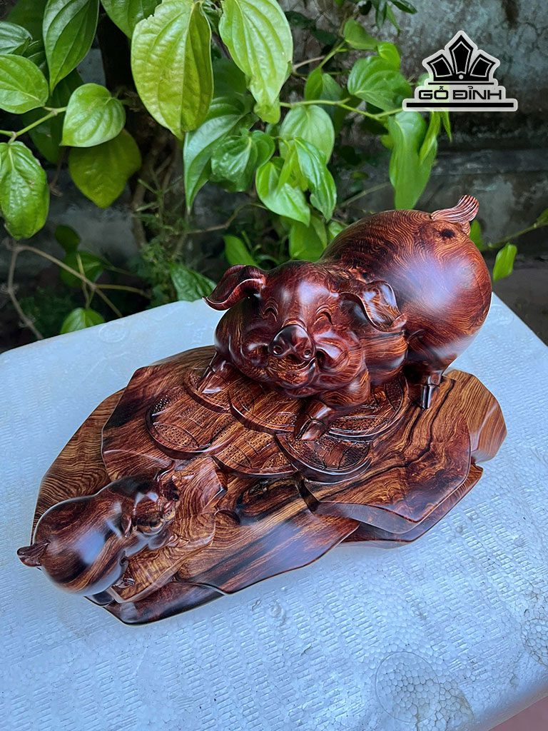 Tượng Heo Gỗ Cẩm Cao 20 Ngang 37 Sâu 22 (cm)