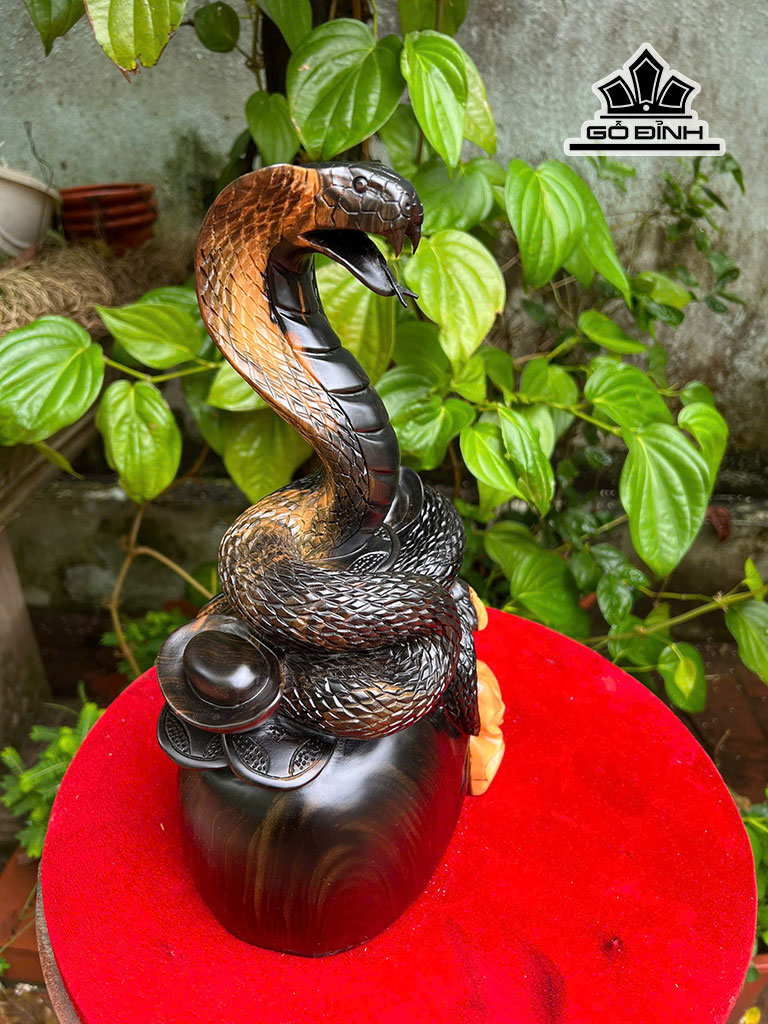 Tượng Rắn Phong Thủy Gỗ Mun Hoa Cao 35 Ngang 20 Sâu 12 (cm)