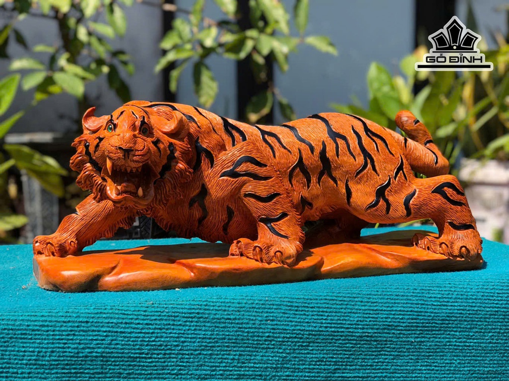 Tượng Hổ Phong Thủy Gỗ Hương Cao 22 Ngang 56 Sâu 19 (cm)
