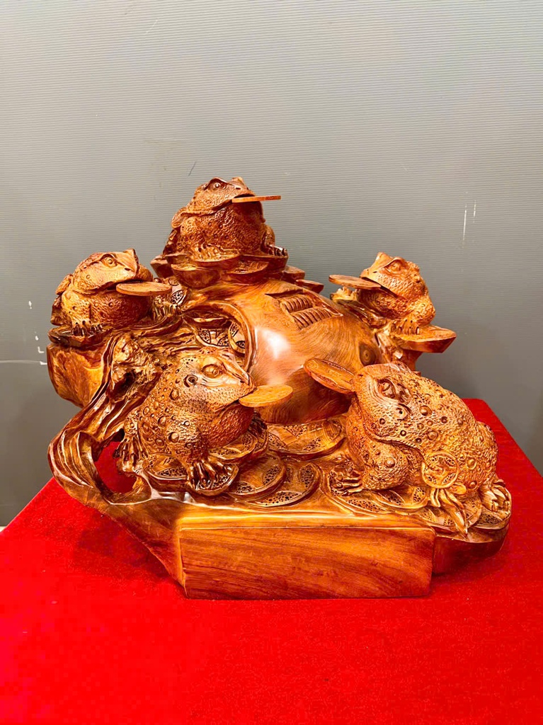 Tượng Cóc Ngậm Tiền Gỗ Hương Cao 42 Ngang 56 Sâu 46 (cm)
