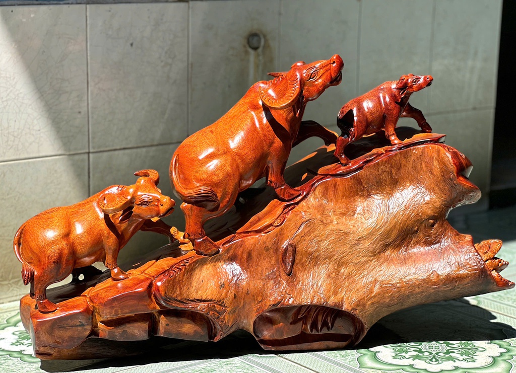 Cầu Trâu Gỗ Hương Cao 44 Ngang 68 Sâu 32 (cm) 23kg