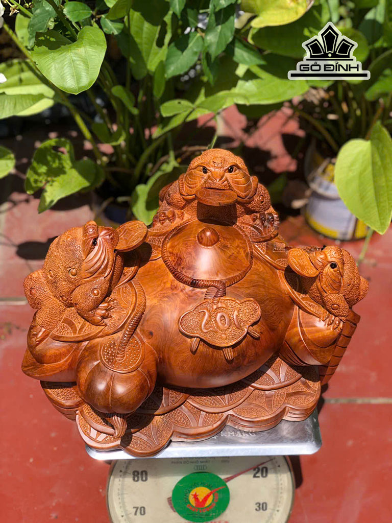 Tượng Tam Cóc Ngậm Tiền Gỗ Hương Cao 33 Ngang 45 Sâu 35 (cm)