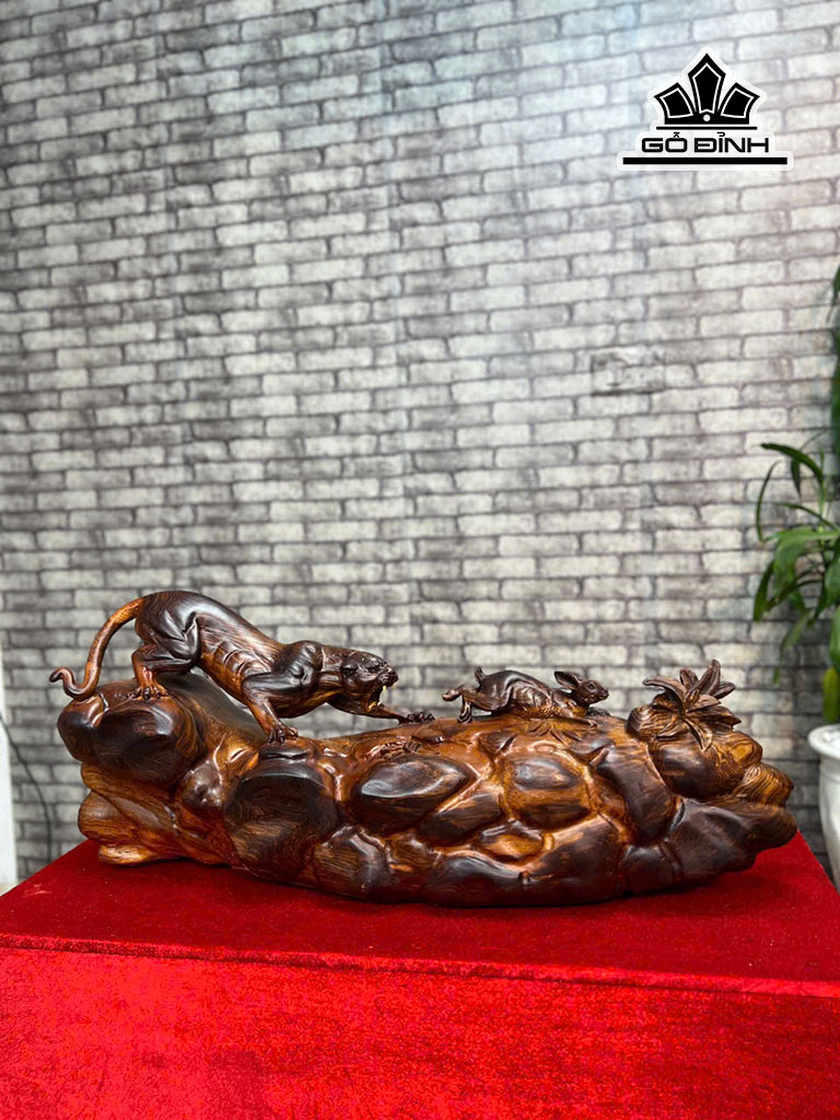 Tượng Báo Săn Mồi Gỗ Cẩm Cao 22 Ngang 55 Sâu 18 (cm)