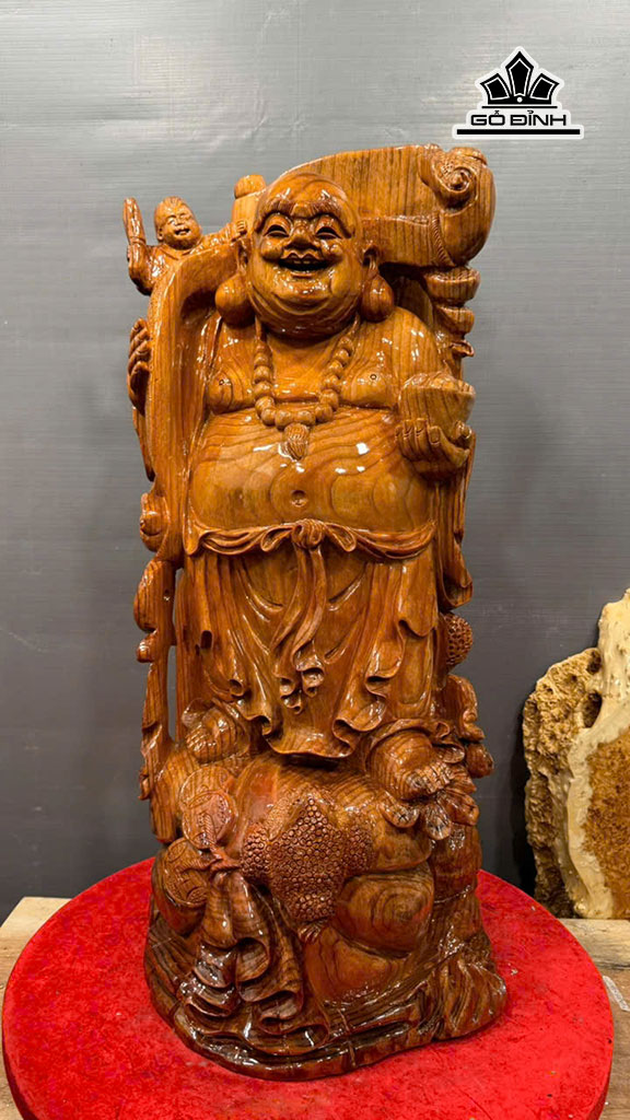 Tượng Phật Di Lặc Gỗ Huyết Long Cao 84 Ngang 37 Sâu 34 (cm) 38kg