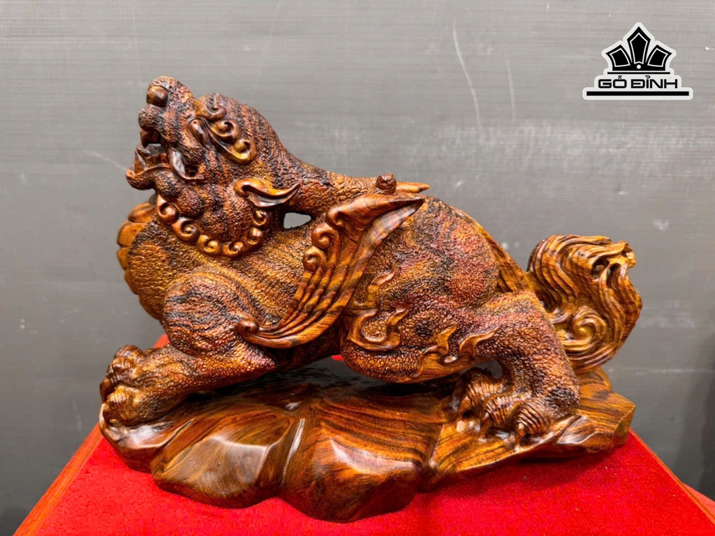 Tượng Tỳ Hưu Gỗ Sưa Cao 21 Ngang 32 Sâu 17 (cm)