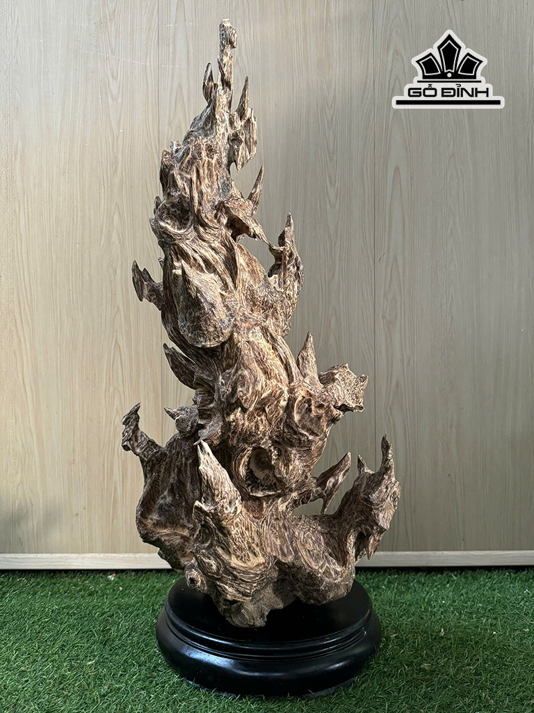 Núi Cảnh Gỗ Trầm Hương Cao 68 Ngang 35 Sâu 30 (cm) Nặng 4,5kg