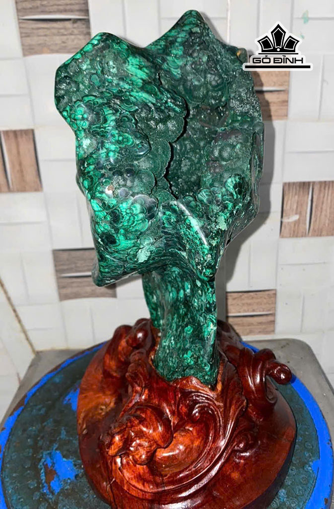 Tác Phẩm Đá Malachite Cao 33 (cm) 7kg