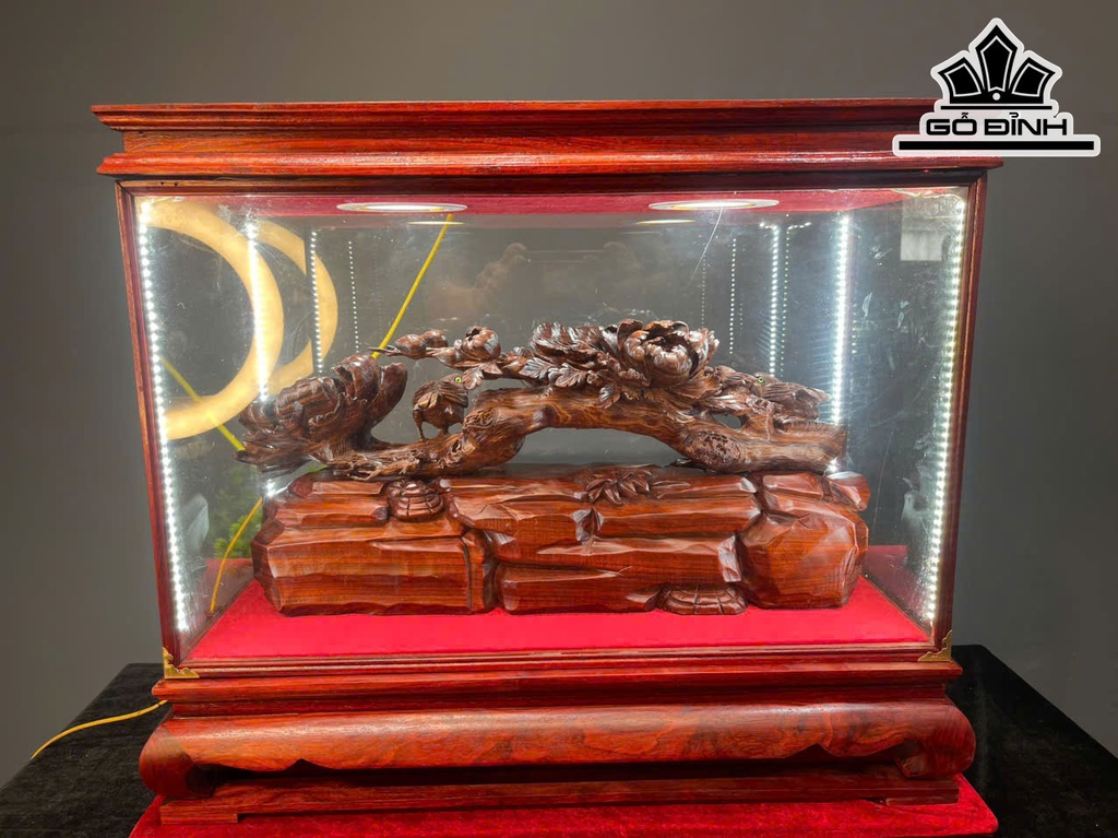 Tượng Gia Đình Như Ý Gỗ Tử Đàn Cao Tủ Kính 58 Ngang 70 Sâu 32 (cm)