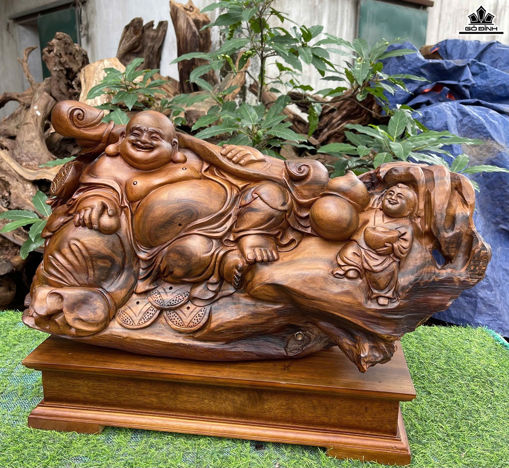 Tượng Phật Di Lặc Nhất Phúc Quẩy Gậy Như Ý Gỗ Bách Xanh Cao Cả Kỷ 45 Ngang 62 Sâu 26 (cm)  - Kỷ Cao 10 (cm)