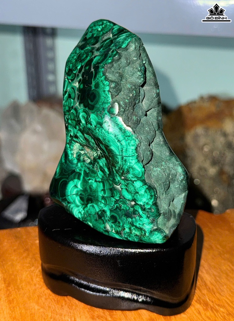 Tác Phẩm Đá Malachite Cao 12 Ngang 7,5 (cm) - 430gr