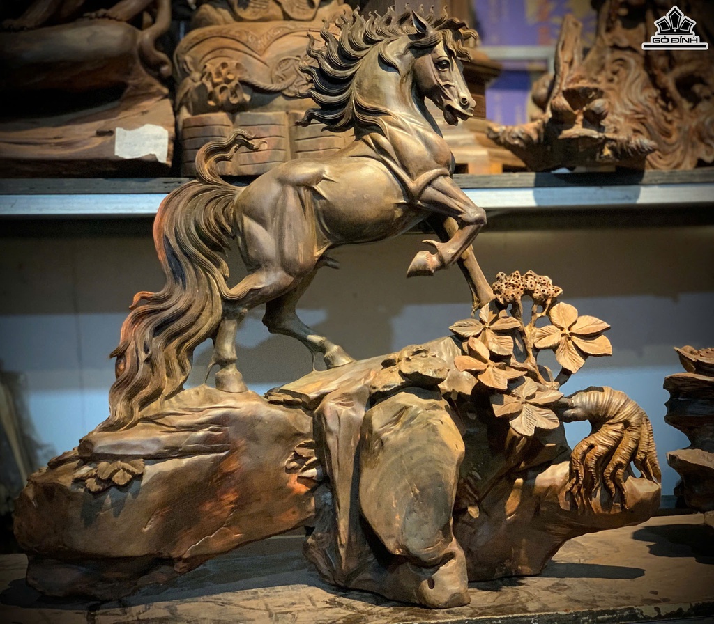 Tượng Ngựa Phong Thủy (Nhất Mã Thong Dong) Gỗ Trắc Cao 48 Ngang 46 Sâu 18 (cm)