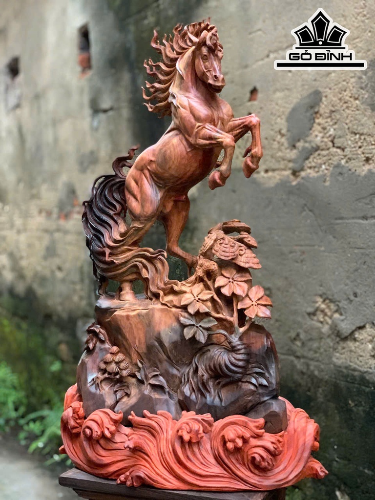 Tượng Ngựa Phong Thủy (Nhất Mã Thong Dong) Gỗ Trắc Cao 63 Ngang 34 Sâu 17 (cm) - Đế Gỗ Hương 68x42x27 (cm)