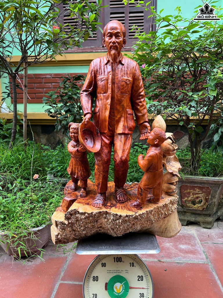 Tác Phẩm Bác Hồ Và Nhi Đồng Gỗ Nu Hương Cao 84 Ngang 48 Sâu 30 (cm)