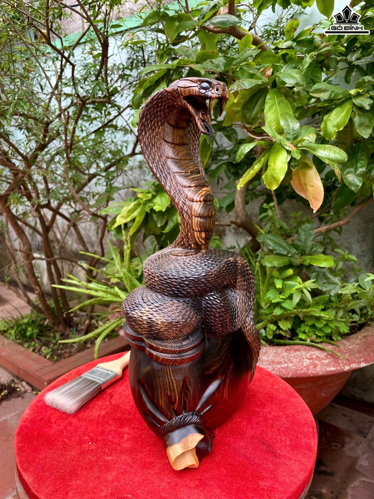 Tượng Rắn Phong Thủy Gỗ Mun Cao 42 Ngang 21 Sâu 12 (cm)