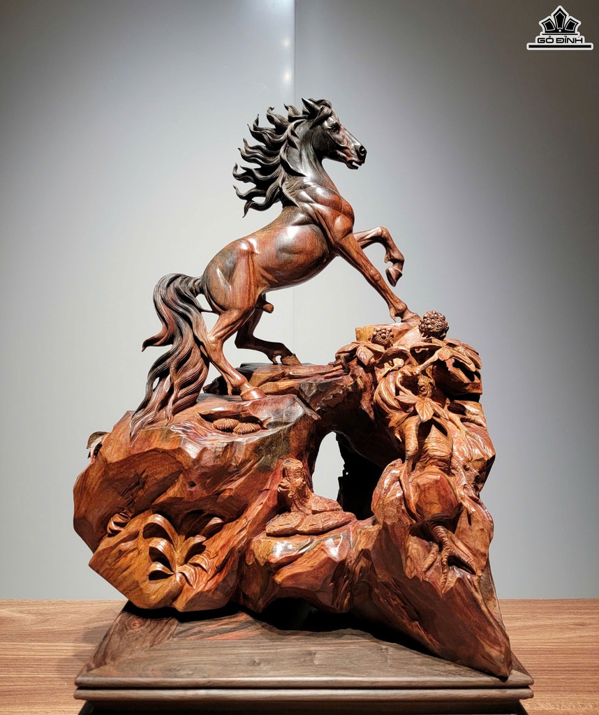 Tượng Ngựa Phong Thủy (Nhất Mã Thong Dong) Gỗ Trắc Cao 48 Ngang 38 Sâu 25 (cm)