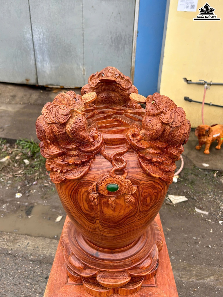 Tượng Tam Cóc Ngậm Tiền Gỗ Cẩm Cao 58 Ngang 38 Sâu 33 (cm)