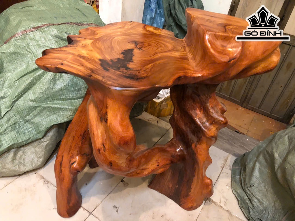 Đôn Gỗ , Gỗ Gõ Đỏ (Cà te) Tầng Trên Cao 83 Tầng Dưới Cao 70 Mặt Dưới 56-48 Mặt Trên 30-26 (cm) DC194