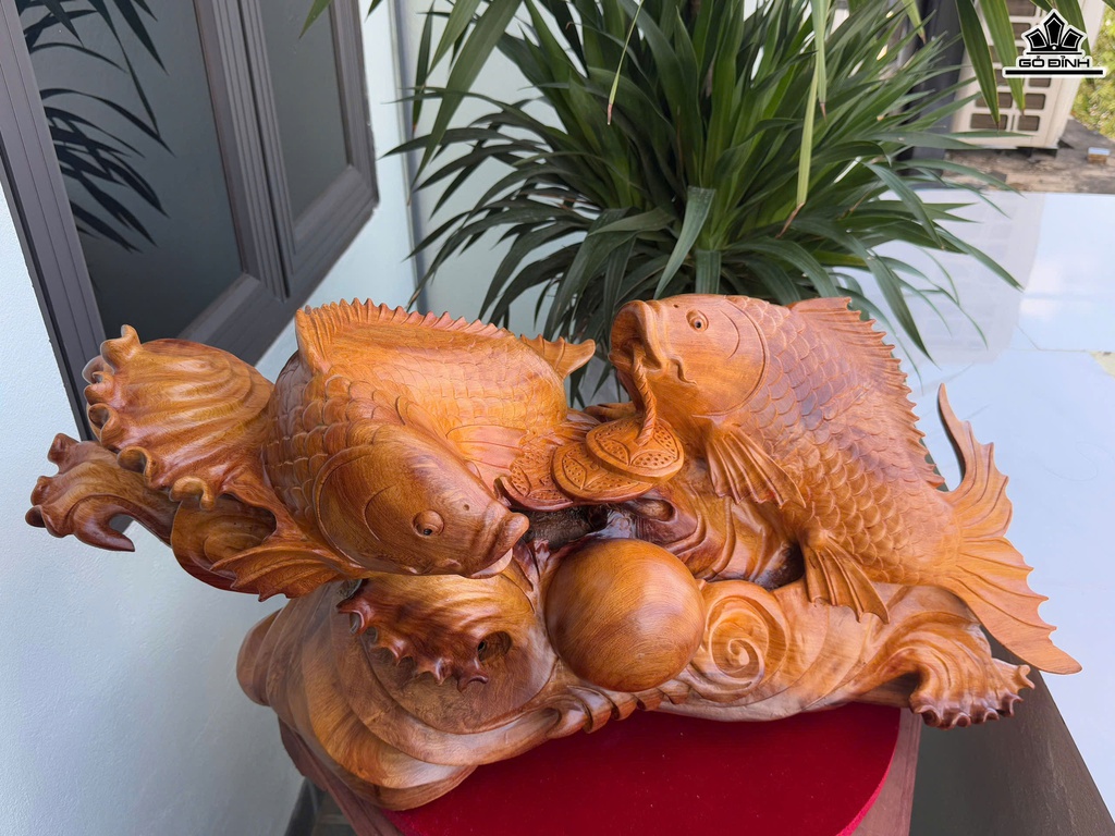 Tượng Song Ngư Trấn Ngọc Gỗ Hương Cao 40 Ngang 78 Sâu 35 (cm)