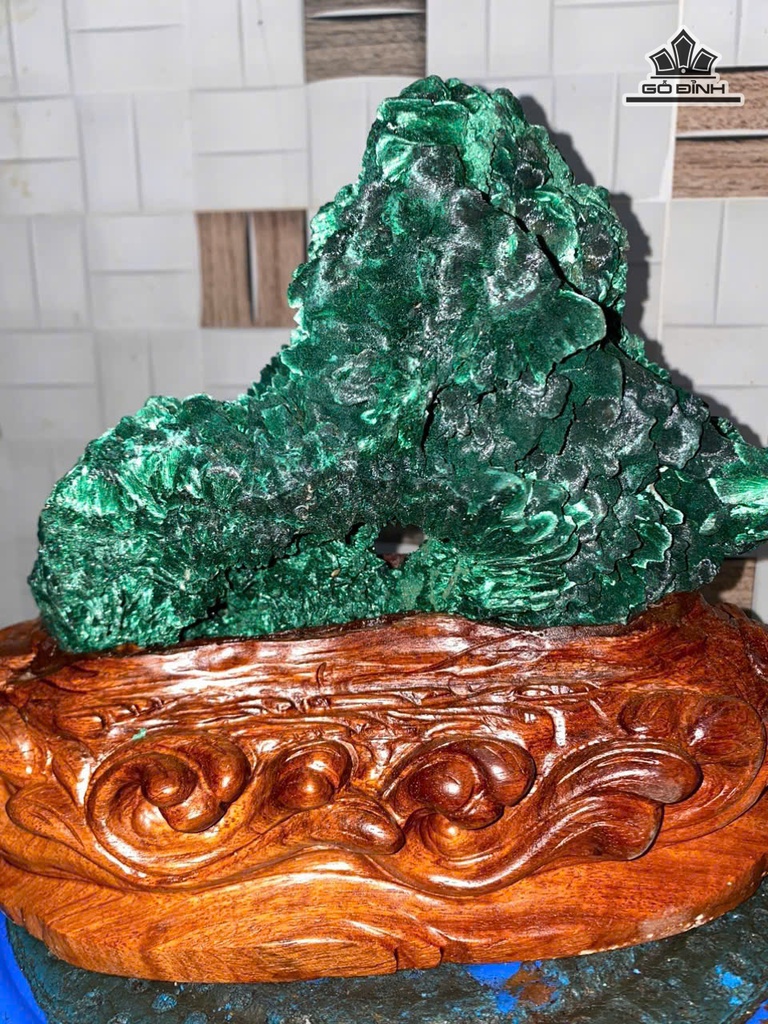 Tác Phẩm Đá Khổng Tước - Malachite Cao 24 Ngang 24 (cm) - 6,4kg