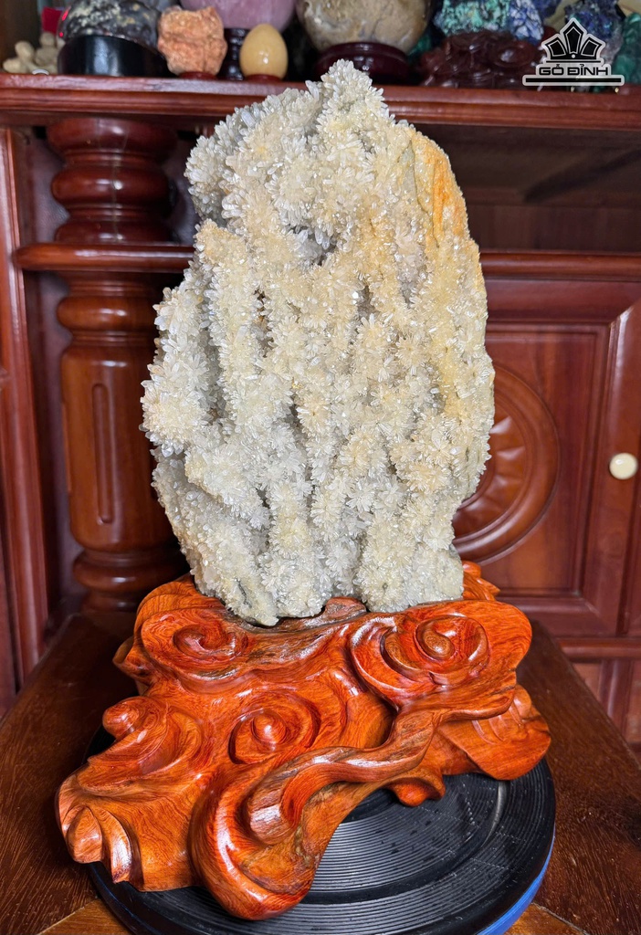 Tác Phẩm Thạch Anh Tinh Thể Cao 33 Ngang 25 (cm) - 6,5kg