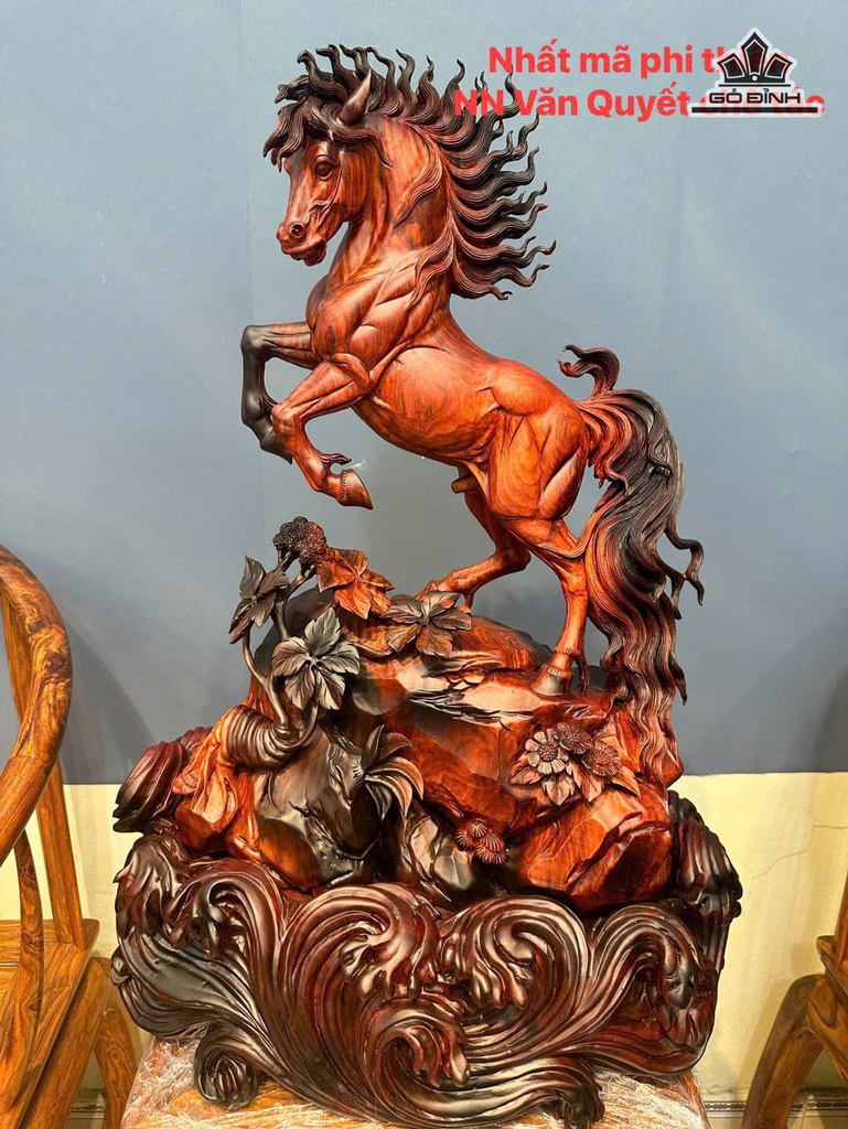 Tượng Ngựa Phong Thủy (Nhất Mã Phi Thiên) Gỗ Trắc Cao 67 Ngang 48 Sâu 27 (cm)