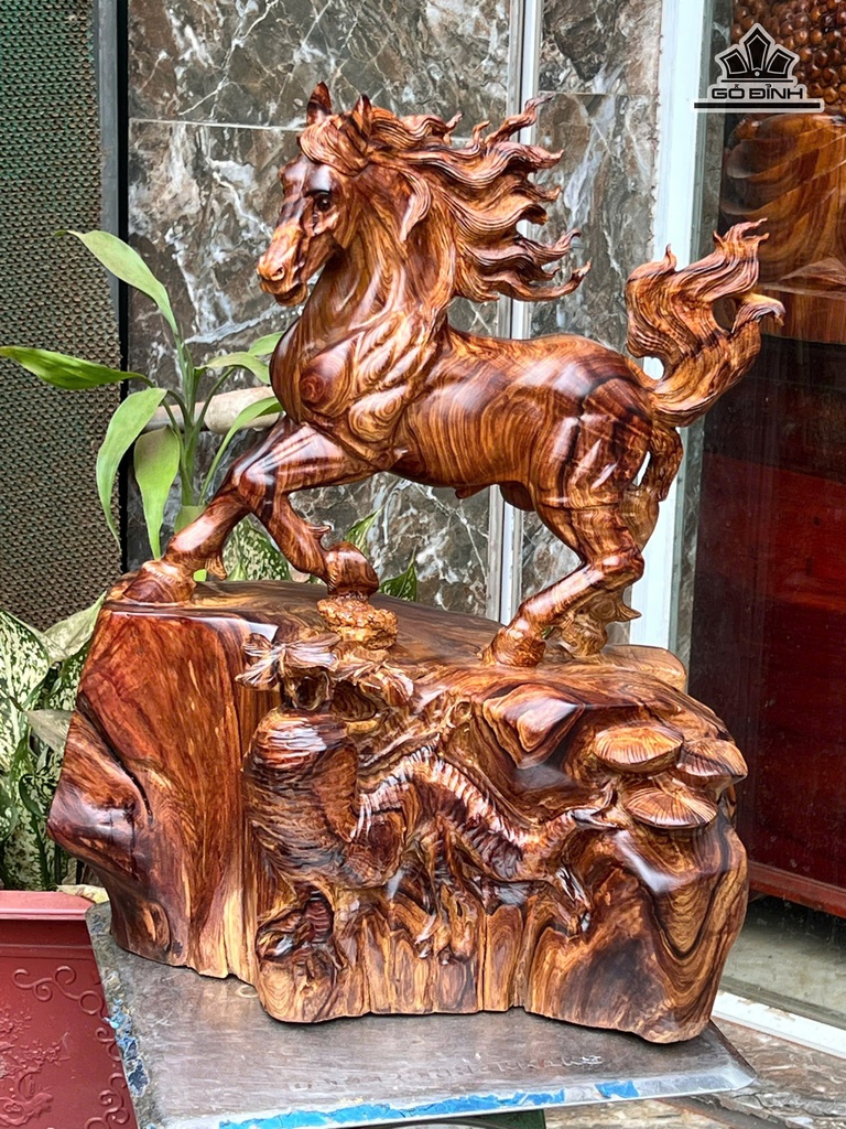 Tượng Ngựa Phong Thủy (Nhất Mã Thong Dong) Gỗ Cẩm Cao 50 Ngang 38 Sâu 27 (cm)