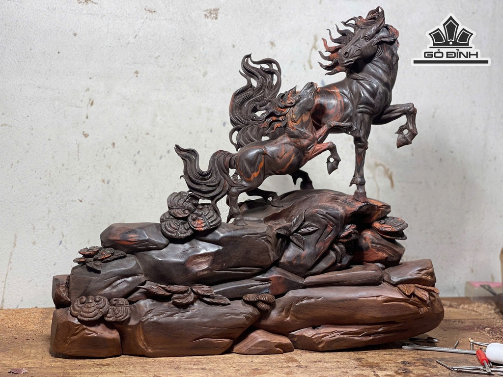 Tượng Song Mã Uyên Ương Gỗ Trắc Cao 55 Ngang 48 Sâu 18 (cm)