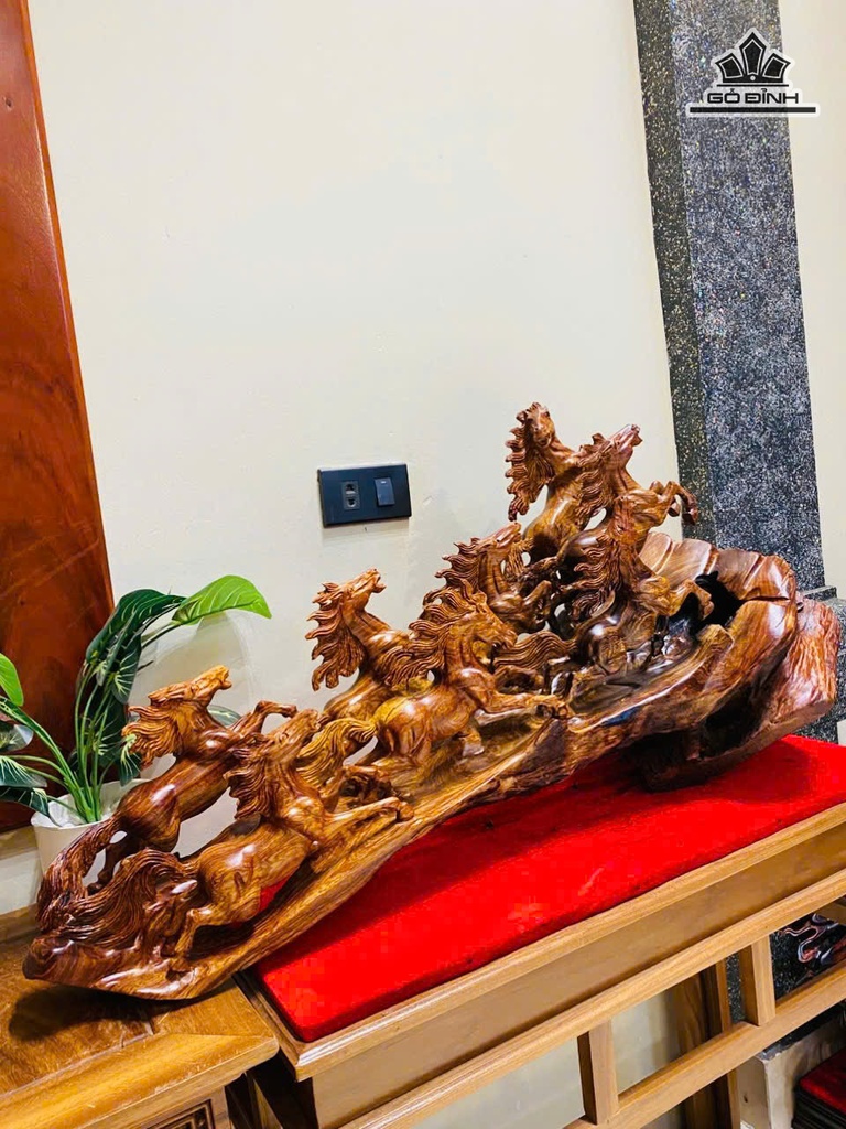 Tượng Bát Mã Gỗ Cẩm Cao 45 Ngang 88 Sâu 30 (cm)