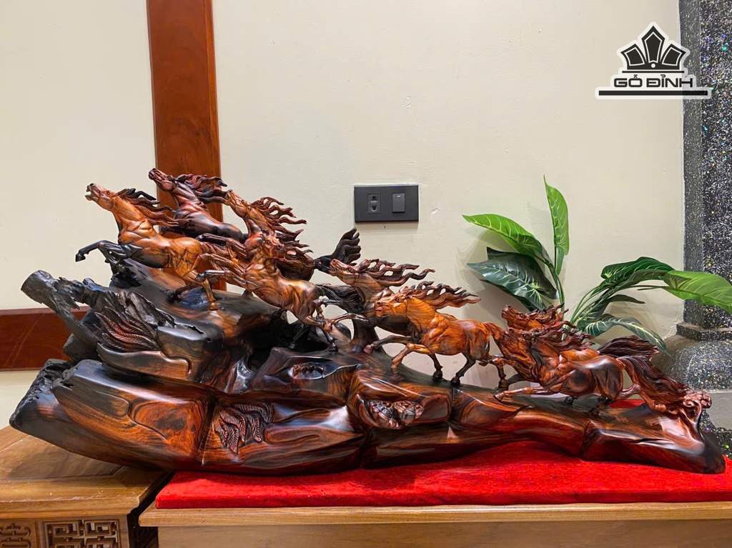 Tượng Bát Mã Gỗ Trắc Cao 45 Ngang 95 Sâu 25 (cm)