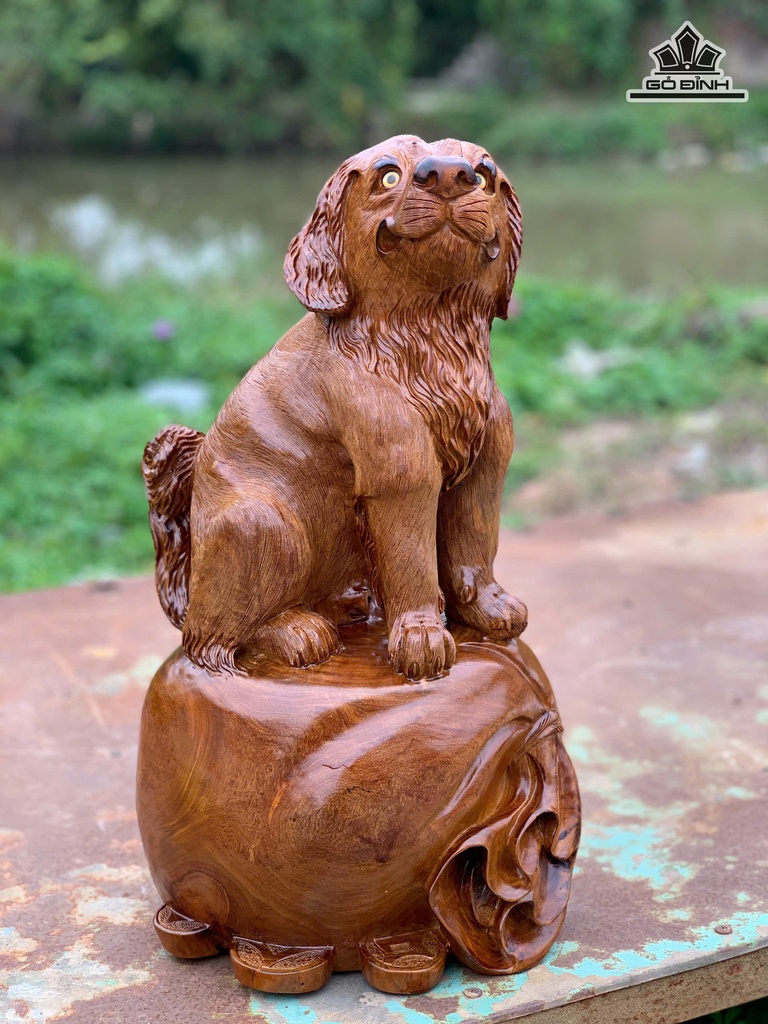 Tượng Chó Gỗ Hương Cao 47 Ngang 28 Sâu 28 (cm)