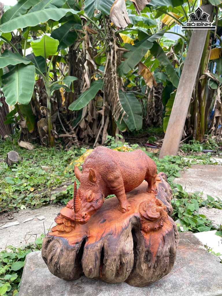 Tượng Tê Giác Gỗ Hương Cao 33 Ngang 46 Sâu 22 (cm) - 11kg