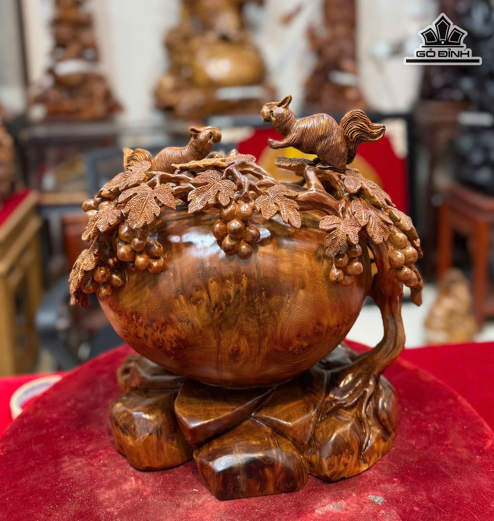 Bình Phú Quý Nho Sóc Gỗ Nu Ngọc Am Cao 35 Ngang 34 Sâu 25 (cm)