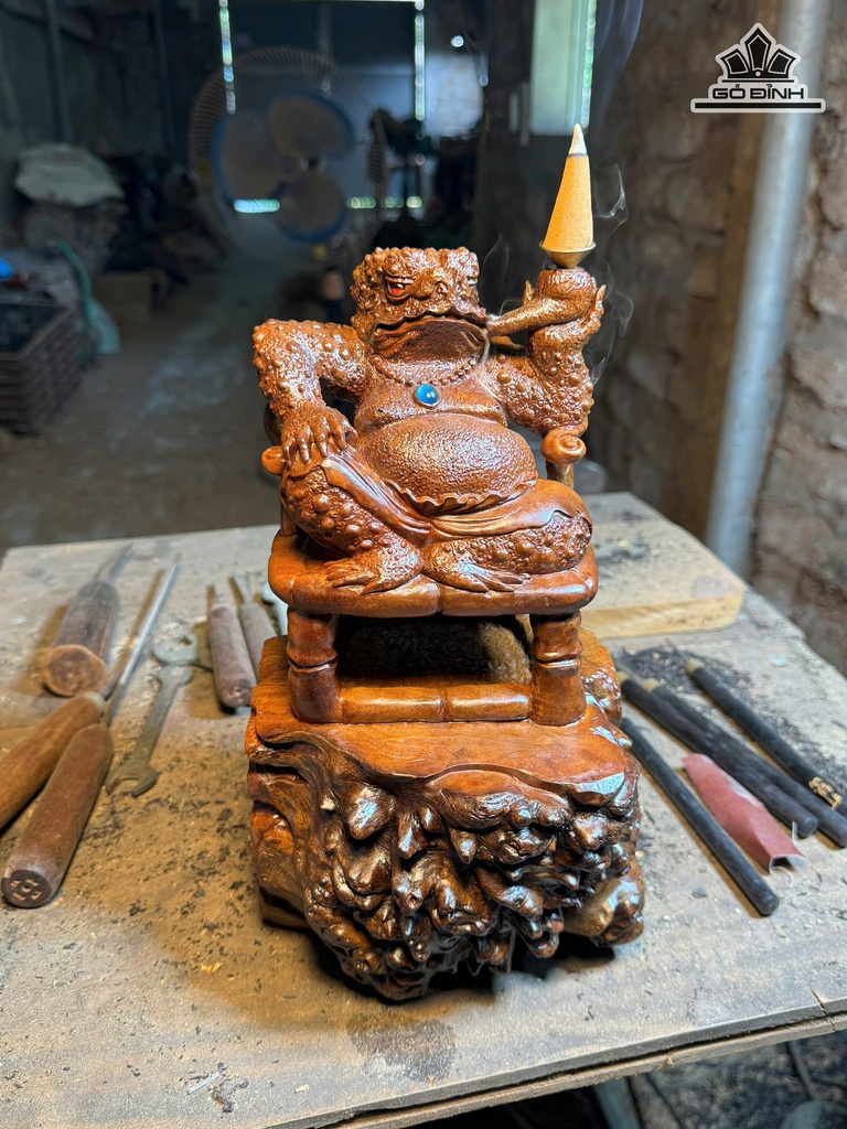 Tổng Cóc Xông Trầm Gỗ Nu Nghiến Cao 27 Ngang 15 Sâu 14 (cm)