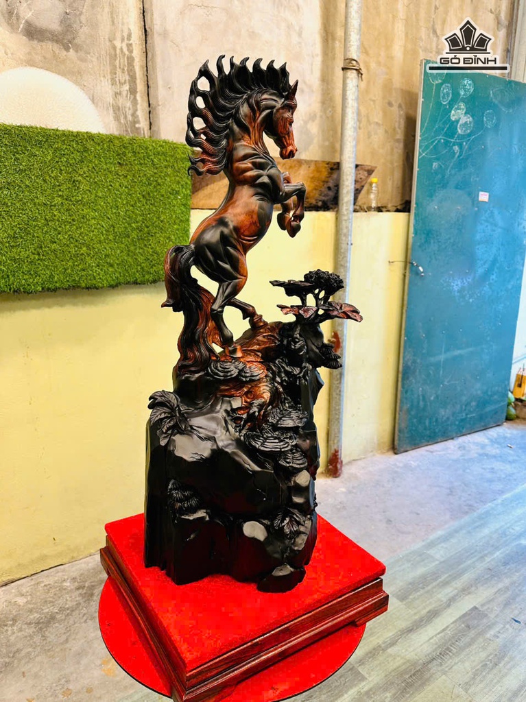 Tượng Ngựa Phong Thủy (Nhất Mã Phi Thiên) Gỗ Trắc Cao 85 Ngang 42 Sâu 33 (cm)