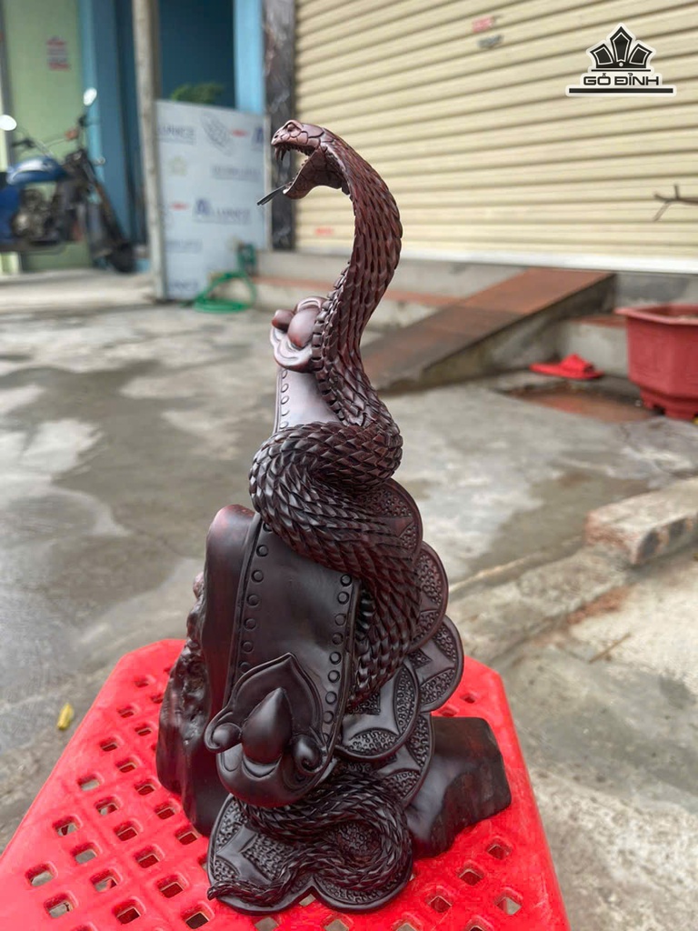 Tượng Rắn Phong Thủy Gỗ Trắc Cao 29 Ngang 17 Sâu 13 (cm)