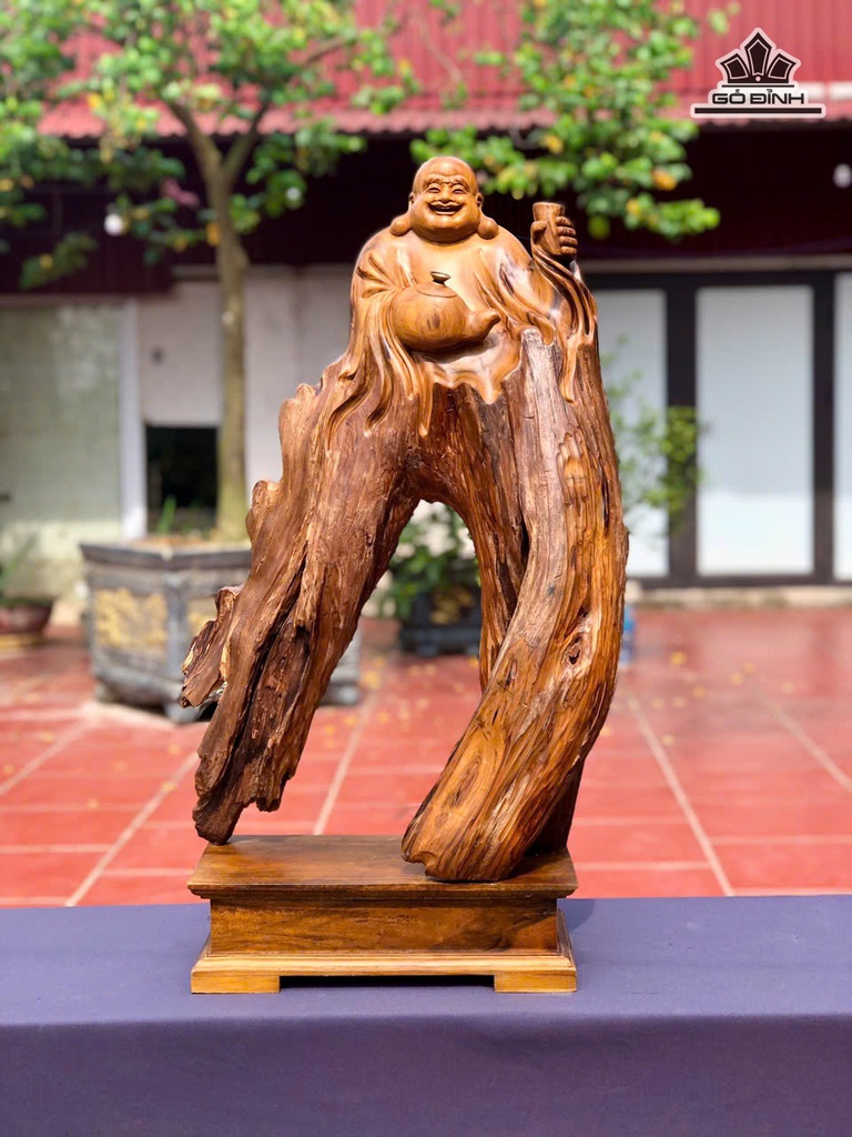 Tượng Phật Di Lặc Mời Trà Gỗ Bách Xanh Cao 75 Ngang 43 Sâu 19 (cm)