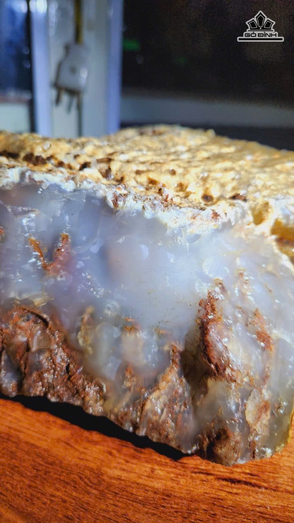 Tác Phẩm Đá Mã Não Cao 27 Ngang 26 (cm) - 5,9kg