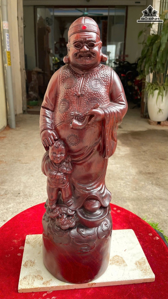 Tượng Lão Quản Gia Gỗ Tử Đàn Cao 52 Ngang 18 Sâu 16 (cm)