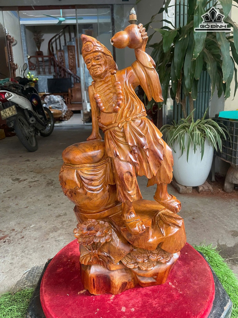 Tượng Tế Công Gỗ Hương Cao 66 Ngang 33 Sâu 20 (cm)