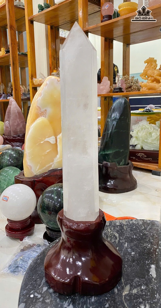 Nhất Trụ Đá Thạch Anh Trắng Nam Mỹ Tự Nhiên 2kg - KT 26 x 6,5 x 5,2 (cm) - Lên Đế  41,5 x 15,8 x 15 (cm)