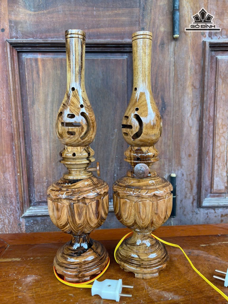 Cặp Đèn Gỗ Gụ Cao 40 (cm)