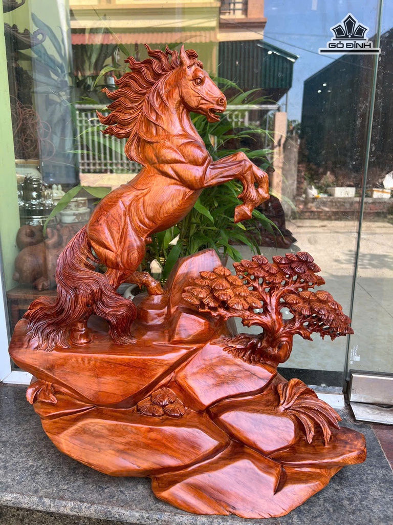 Tượng Ngựa Phong Thủy (Nhất Mã Phi Thiên) Gỗ Hương Cao 58 Ngang 50 Sâu 26 (cm)