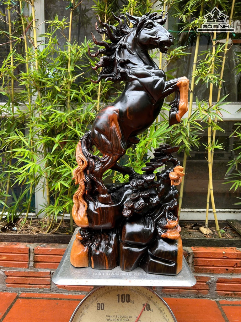 Tượng Ngựa Phong Thủy (Nhất Mã Phi Thiên) Gỗ Mun Hoa Cao 62 Ngang 28 Sâu 13 (cm)