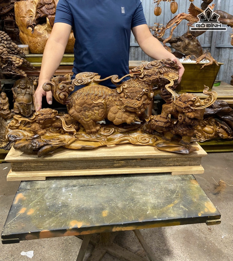 Ngũ Lân Quần Hội Gỗ Bách Xanh Cao Cả Kỷ 48 - Riêng Tượng 38 Ngang 90 Sâu 28 (cm)