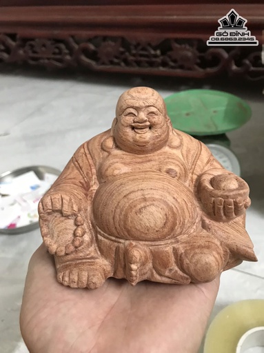 Tượng Phật Di Lặc Gỗ Hương Cao 12 Ngang 8 (cm)