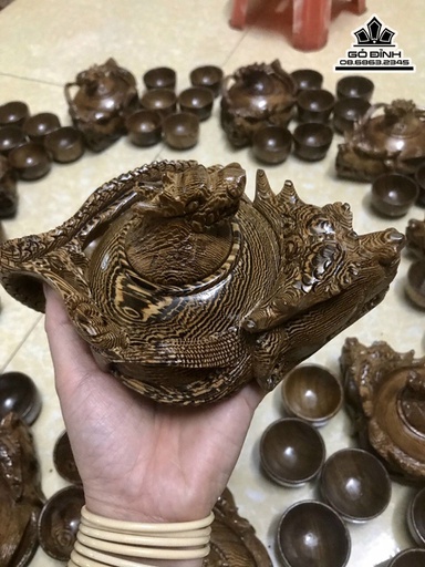 Bộ Ấm Chén Chạm Rồng Gỗ Mun Đuôi Công