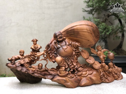 Tượng Phật Di Lặc Ngũ Phúc Vác Bao Tiền Gỗ Bách Xanh Cao 50 Ngang 95 Sâu 26 (cm)