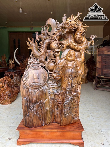 Tượng Di Lặc Đứng Rồng Gỗ Bách Xanh Cao 106 Ngang 65 Sâu 25 (cm)