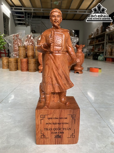 Tượng Trần Quốc Tuấn Gỗ Hương Cao 40 Ngang 13 (cm)