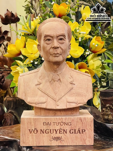 Tượng Chân Dung Võ Nguyên Giáp Gỗ Hương Nguyên Khối Cao 40 Ngang 22 Sâu 13.5 (cm)
